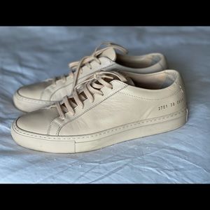WOMAN BY COMMON PROJECTS 38